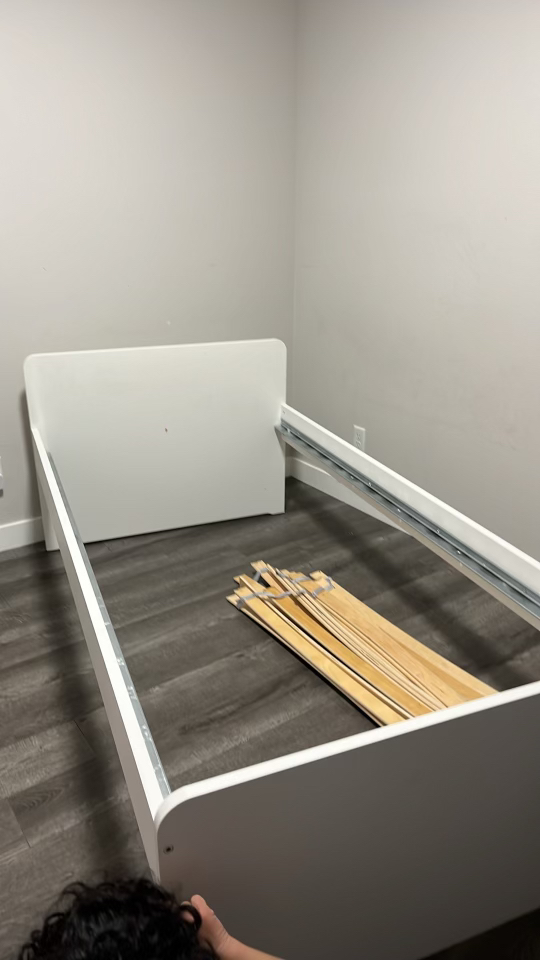 Ikea twin bed frame - photo 3