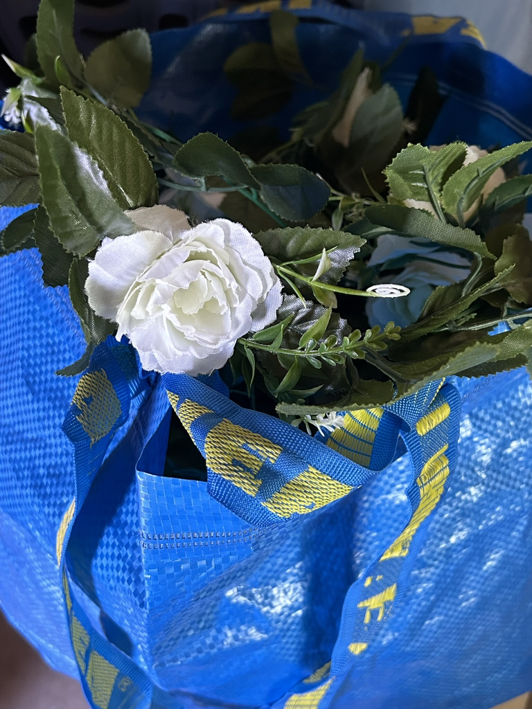 Vines with roses artificial - photo 3