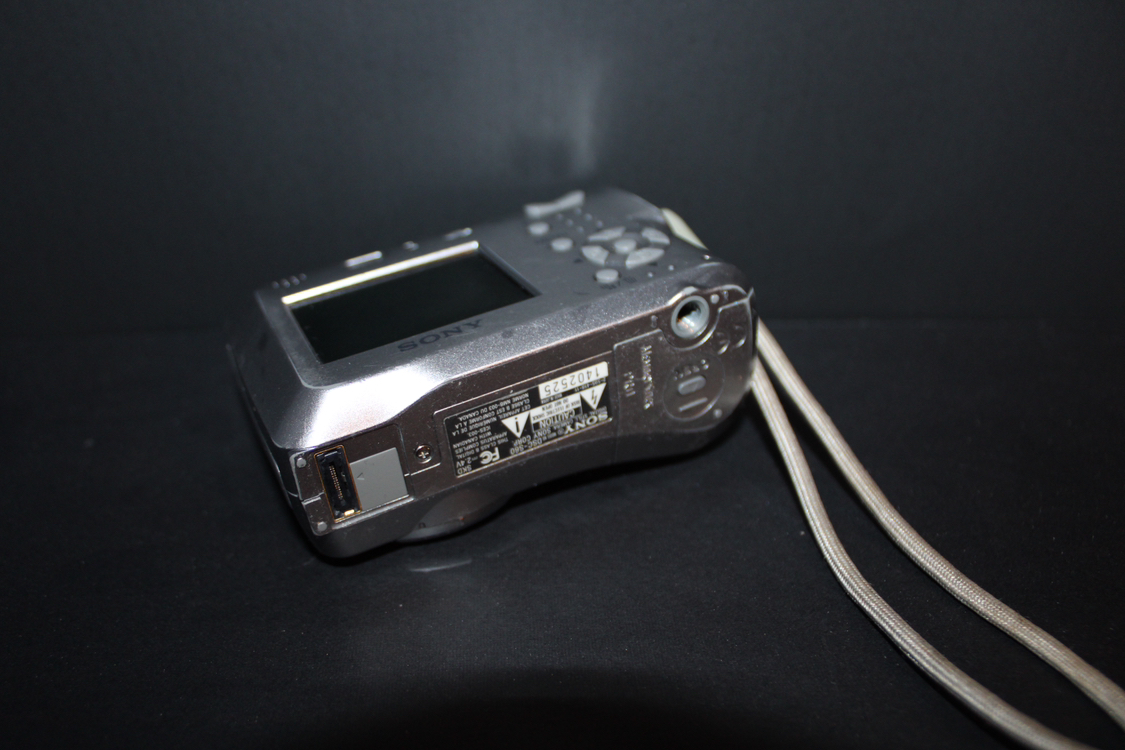 Sony CyberShot DSC-S60 4.1 MP Digital Camera - photo 4