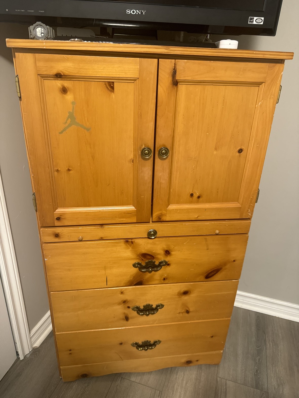 Moving out sale - 3 draw chest of draw