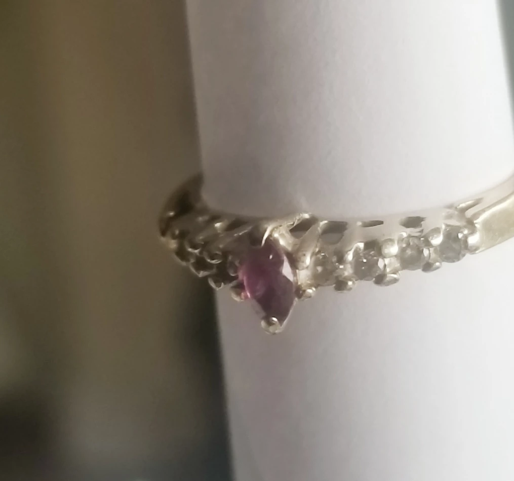 90s 8 Diamond and Marquise Ruby 10K Gold Ring - Vintage image indicator(9)