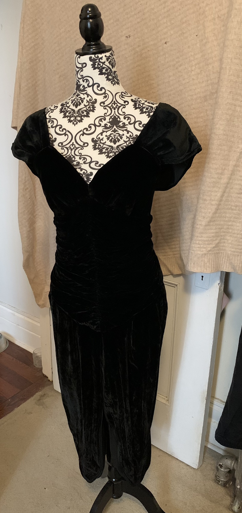 Black velvet 1980s Wayne Clark cocktail dress thumbnail
