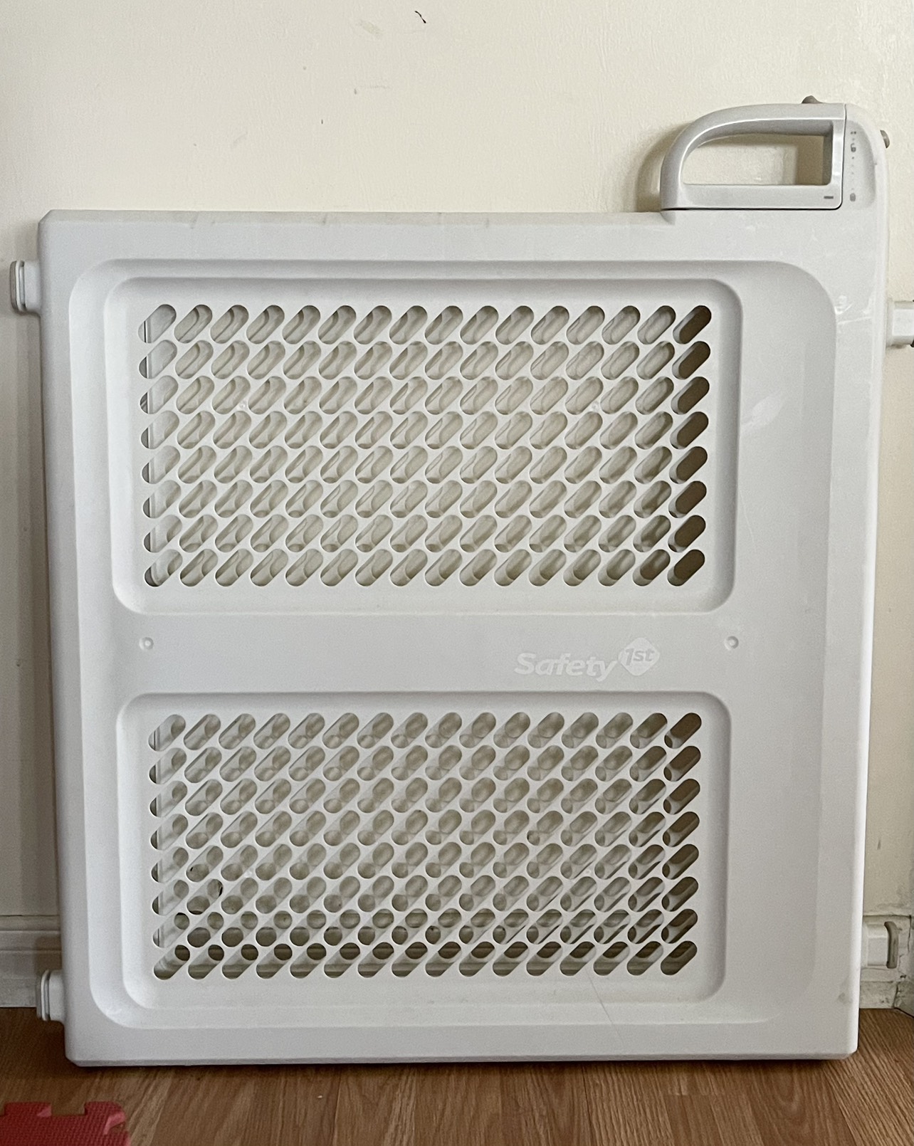 Safety 1st Baby Gate
