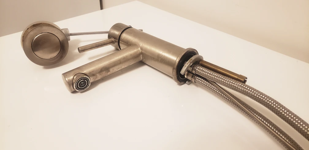 Brushed Chrome Faucet - Lever Handle image indicator(2)