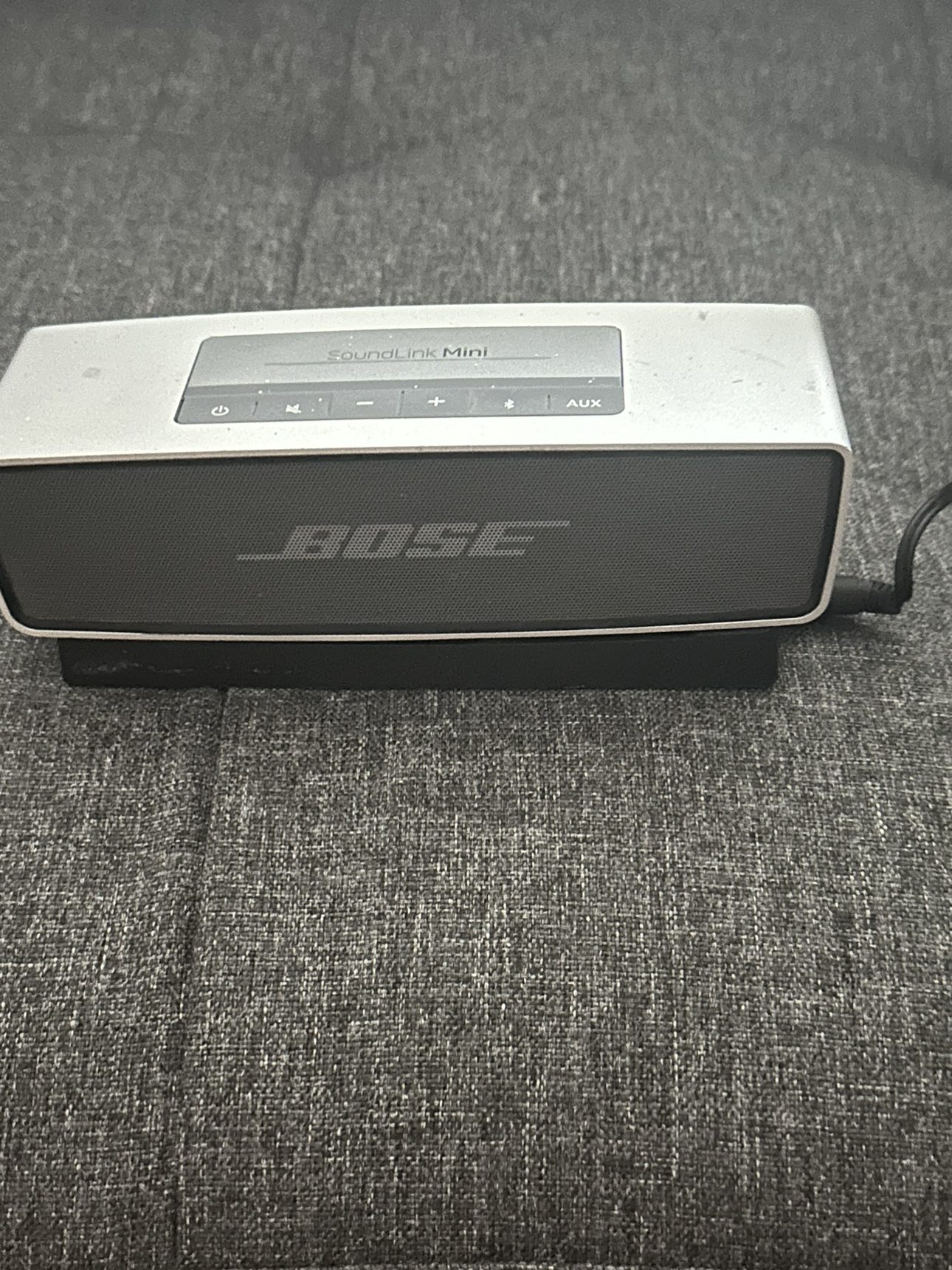 7” mini BOSE speaker with charging dock image indicator(3)