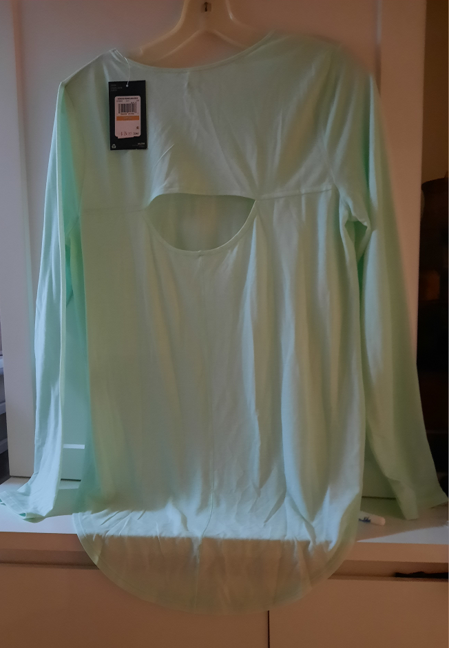 ladies UNDER ARMOUR mint green top size Small