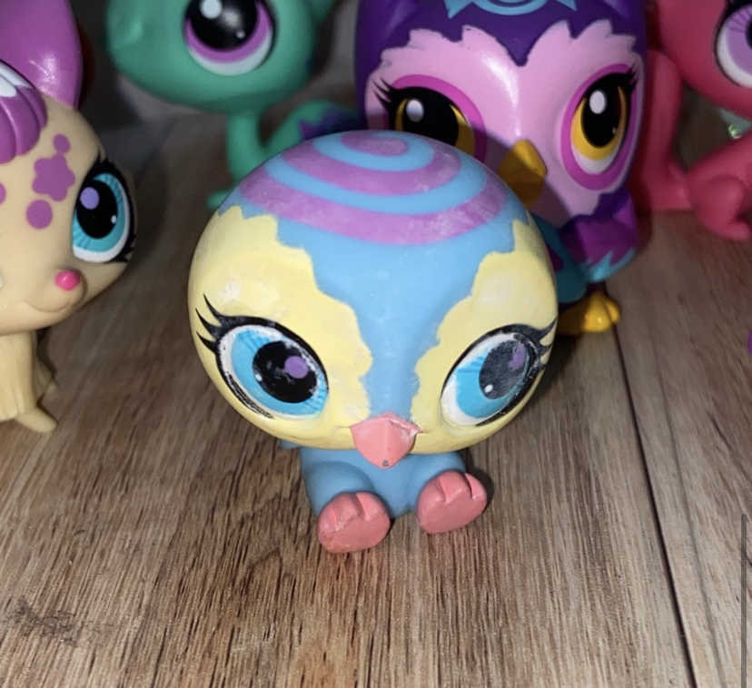Littlest Pet Shop Generation 4 Pets Bundle of 17 image indicator(2)