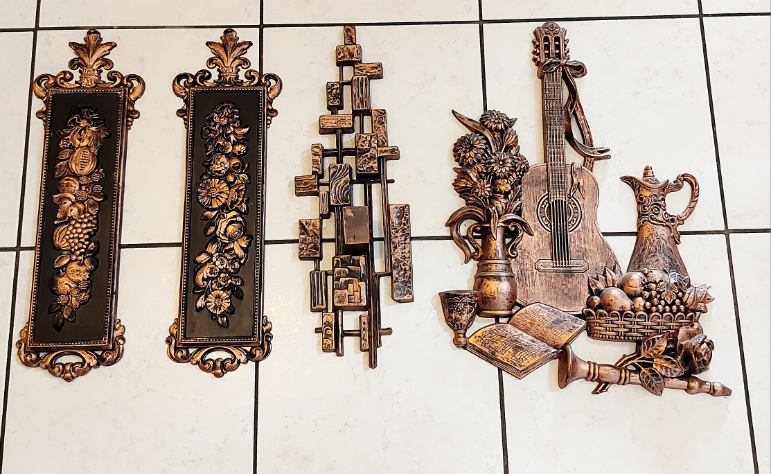 4 Plastic Wall Decor thumbnail