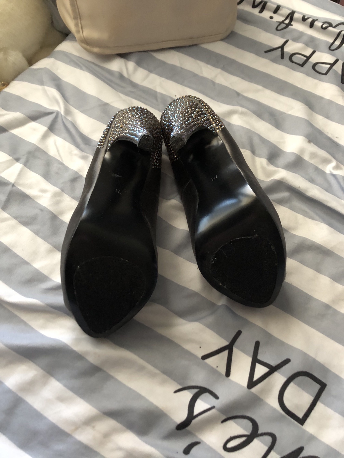 Size 7 woman shoe Steve Madden image indicator(5)