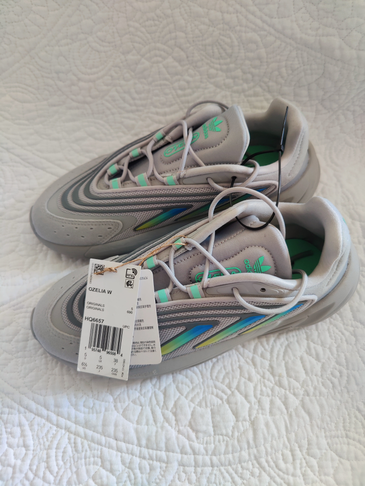 Ozelia shoes Adidas size 6.5 women