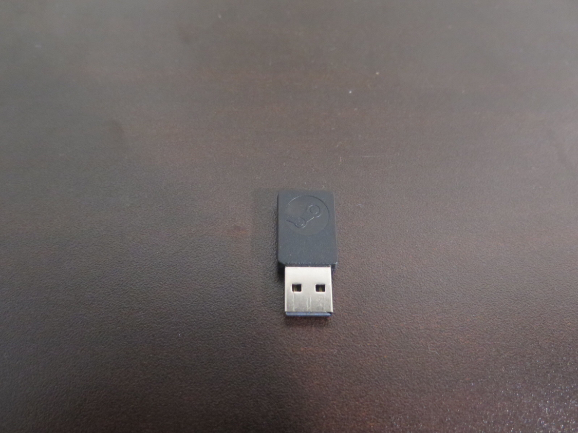 Steam Controller and Dongle - photo 4