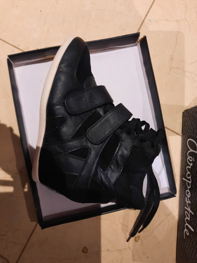 Areropostale women's black hidden heels shorties sz 9 thumbnail
