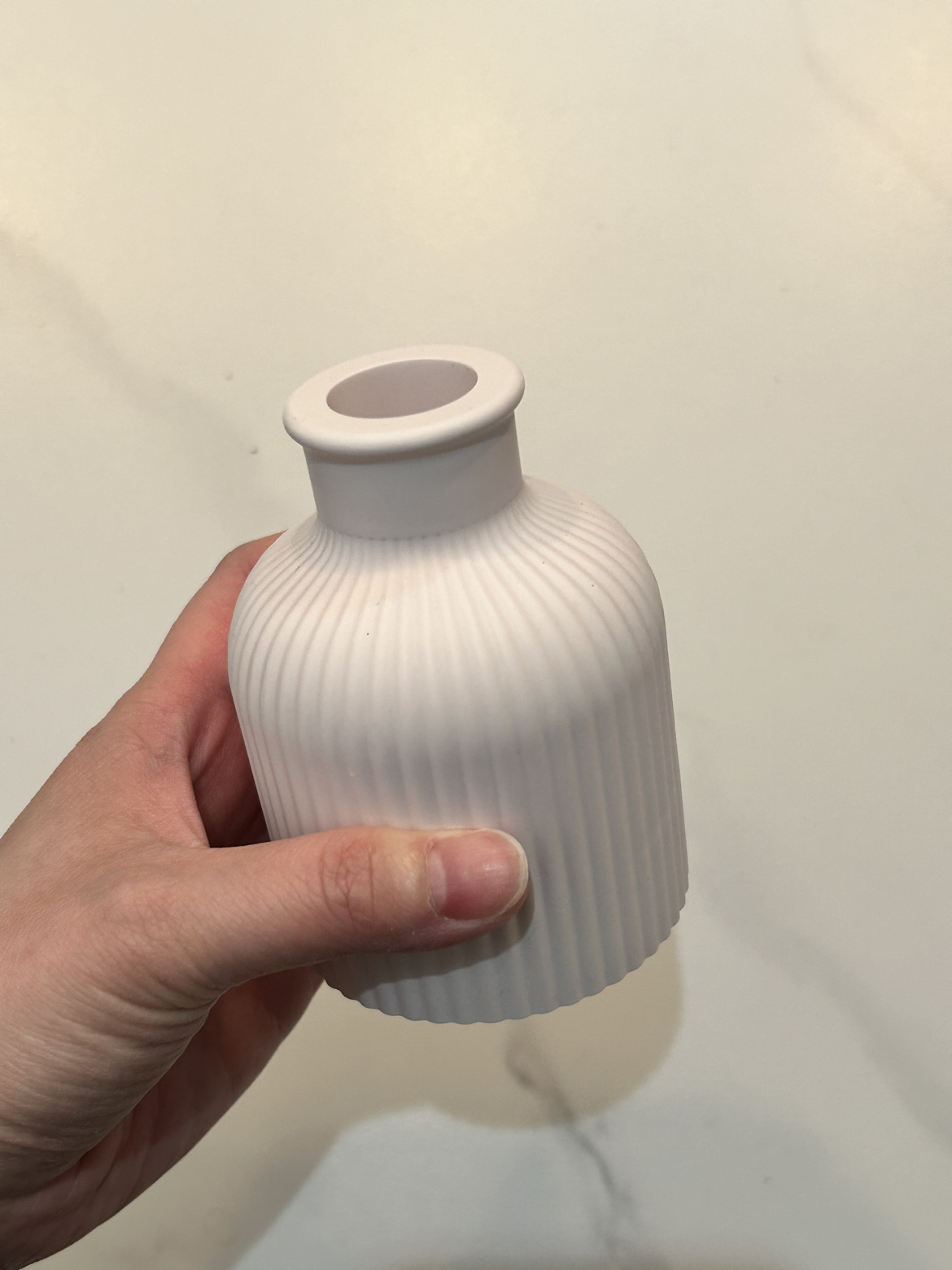 Small Ribbed Vase image indicator(3)