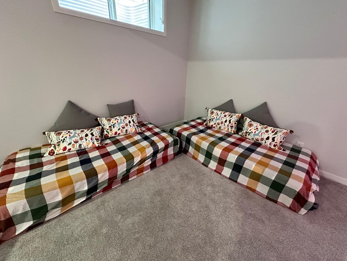 #freecycle king mattress,boxes,2 single mattress - photo 2