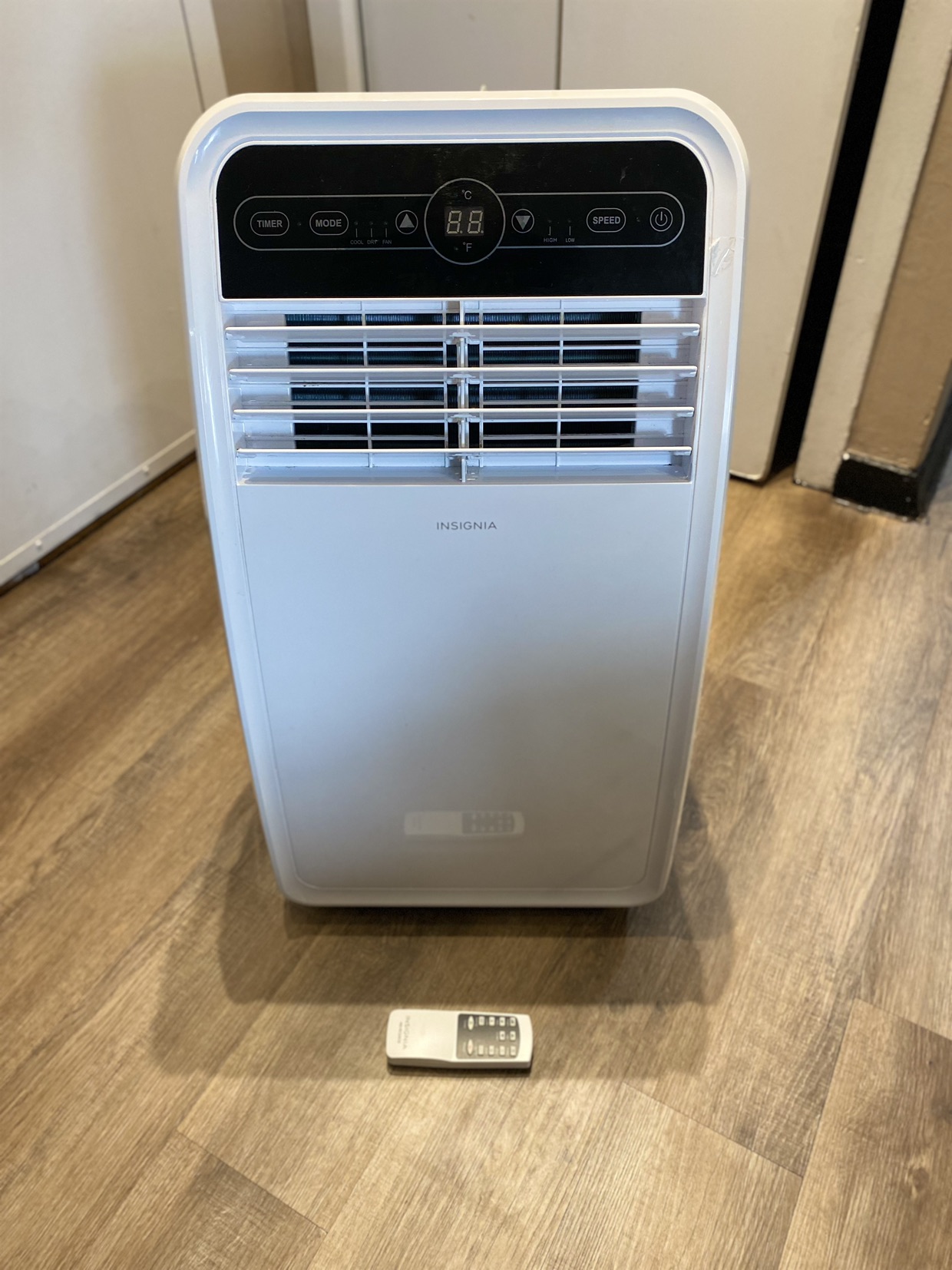 Insignia Portable Air Conditioner - 8000 BTU thumbnail