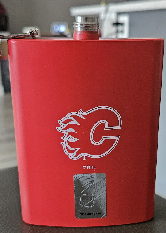 Official Calgary Flames 8 oz Flite Flask
