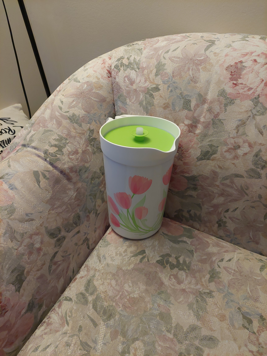 Tupperware spring Pitcher with infuser