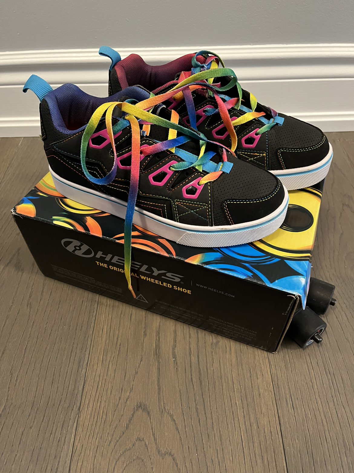 Heeley’s girls shoes on wheels sz 5Y new in box image indicator(3)