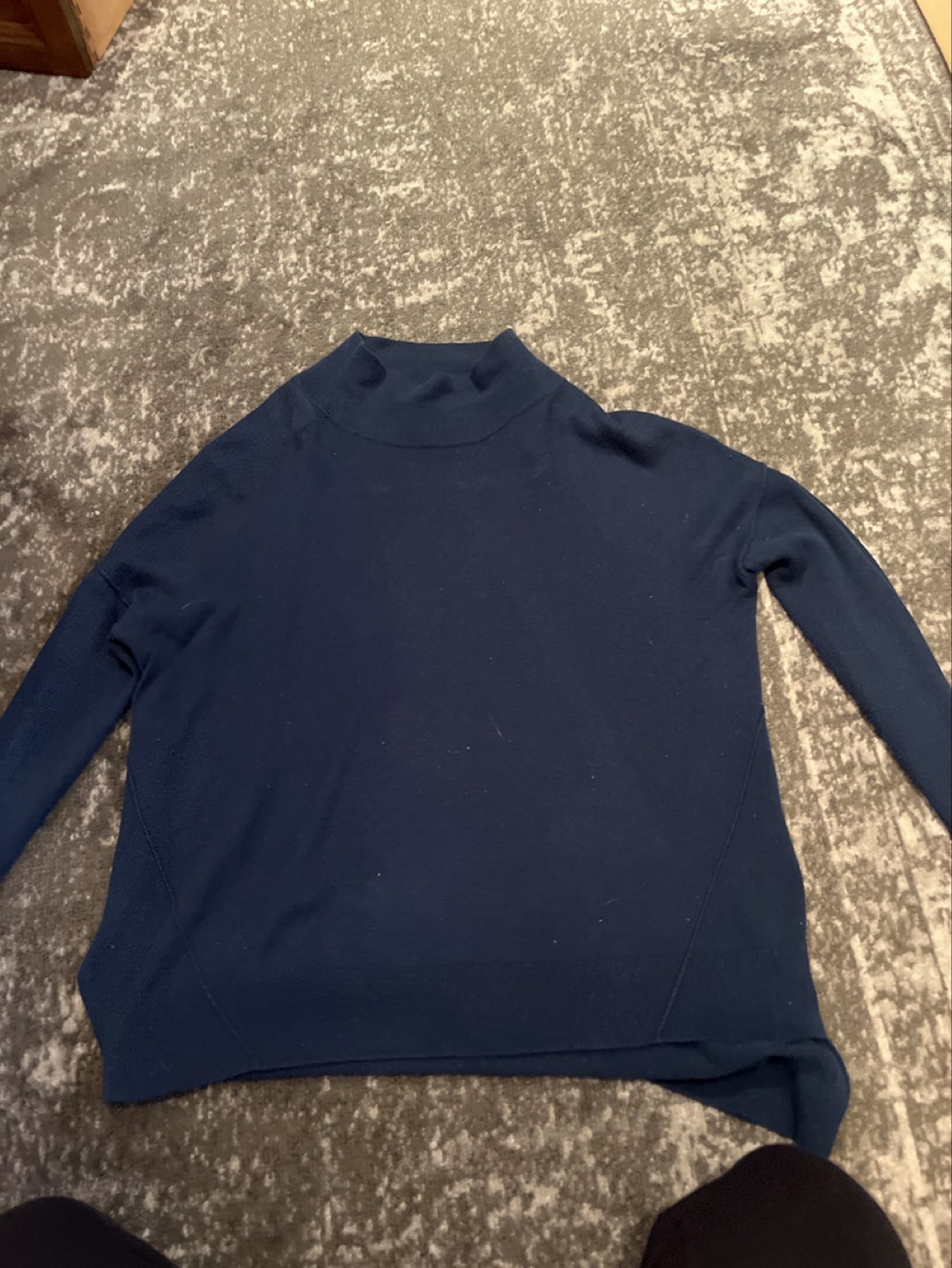 Navy turtleneck image indicator(2)