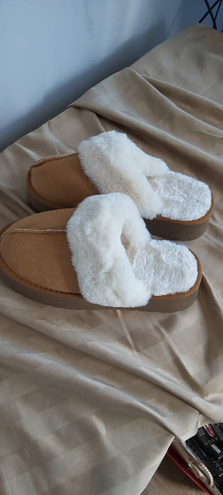 Mule style slippers thumbnail