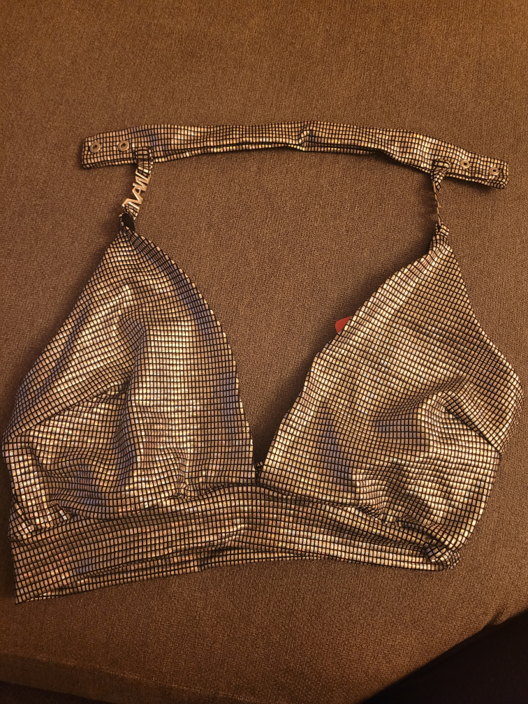 Plunging Neck Backless Crop Metallic Halter Top - photo 3