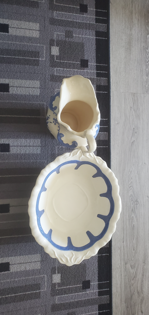 antique urn and bowl - photo 4