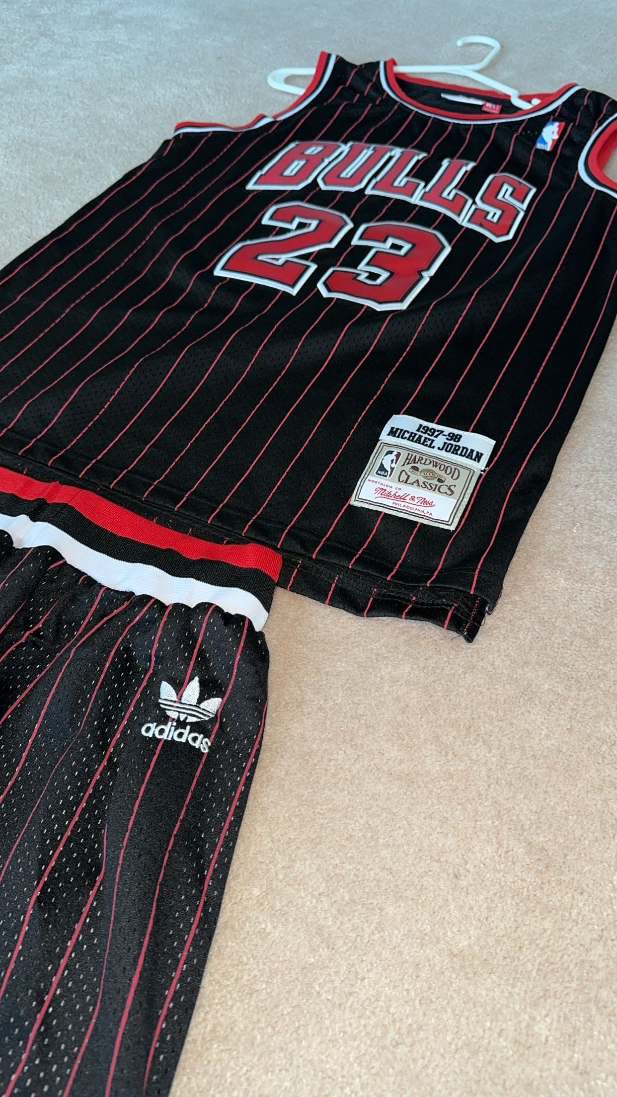 (L)Michael Jordan Chicago Bulls Hardwood Classic Jersey+Shorts - photo 4