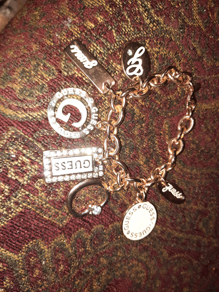 GUESS 🌹 gold large charm bracelet NWT image indicator(2)