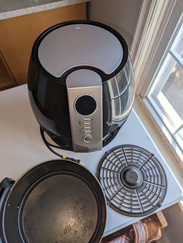 Ultrean Air Fryer, 4.2 Quart (4 Liter) used - photo 5