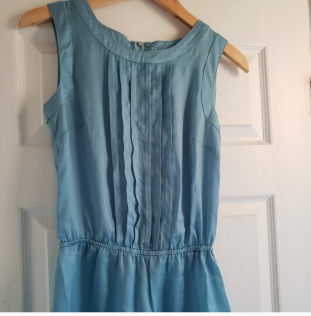 Blue Sleeveless Satin Pleated Blouse image indicator(2)