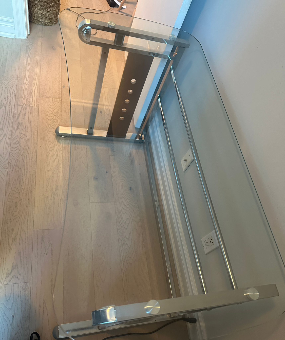 Glass desk in excellent condition - photo 3
