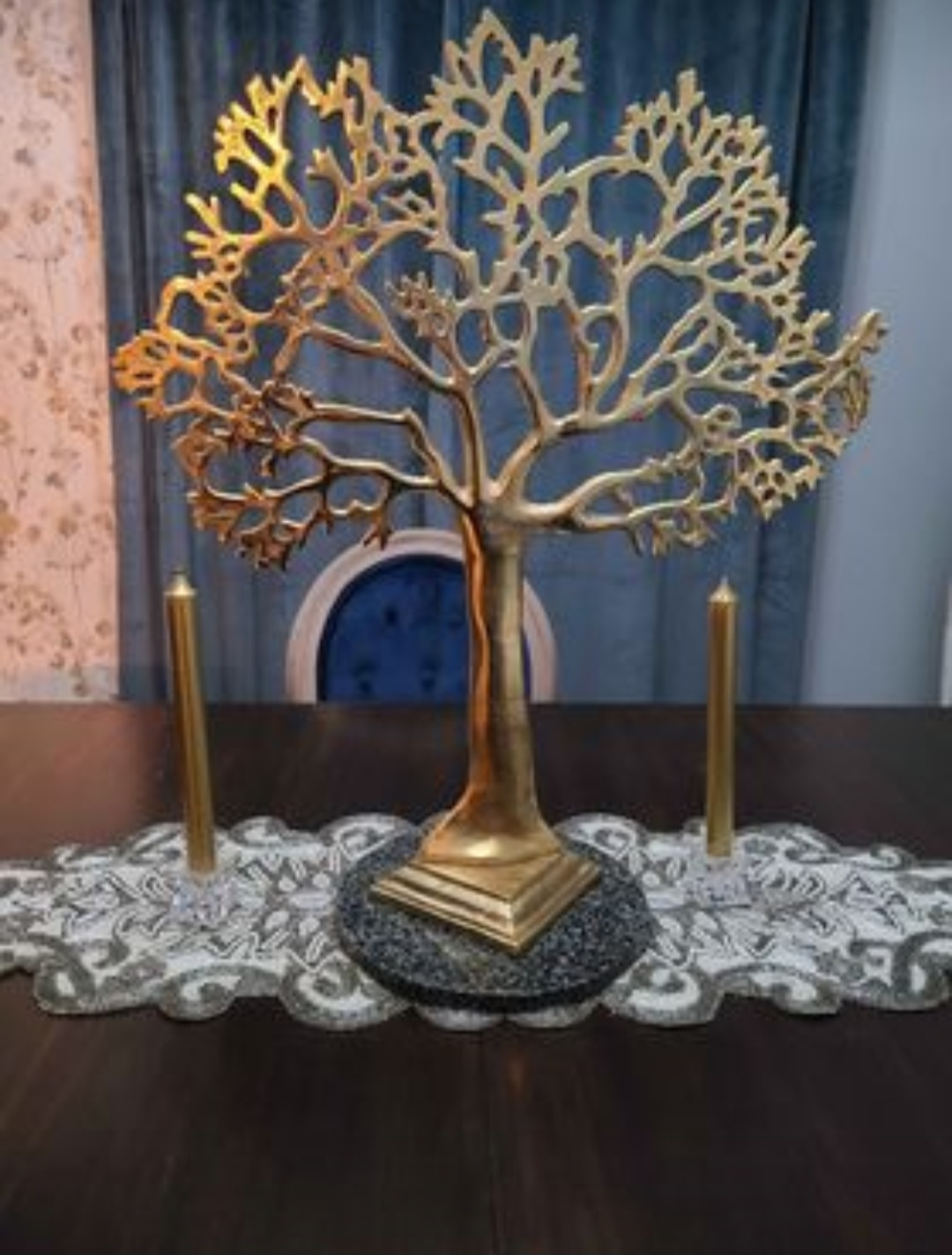 solid metal (brass?) gold coloured wedding card/thank you tree