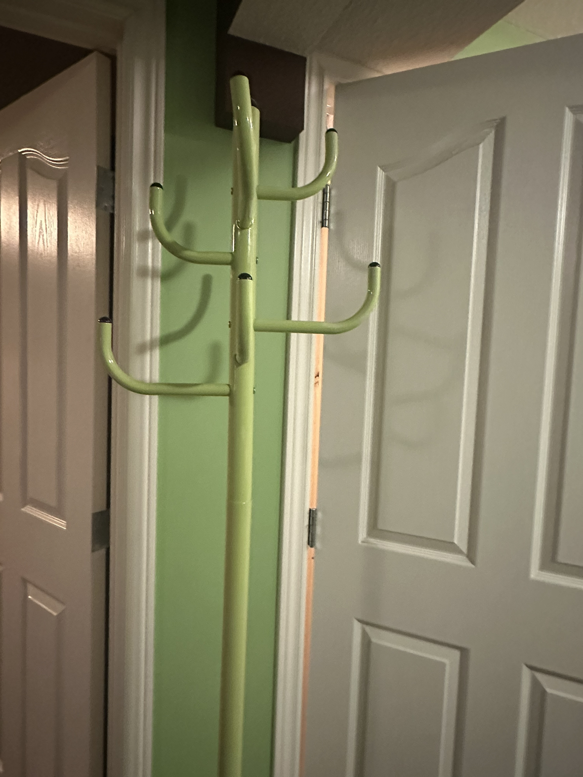Coat Hangers - photo 3