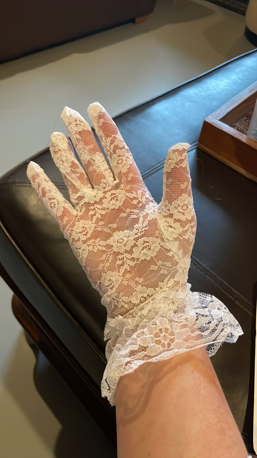 Lace white gloves 4 pairs - photo 3