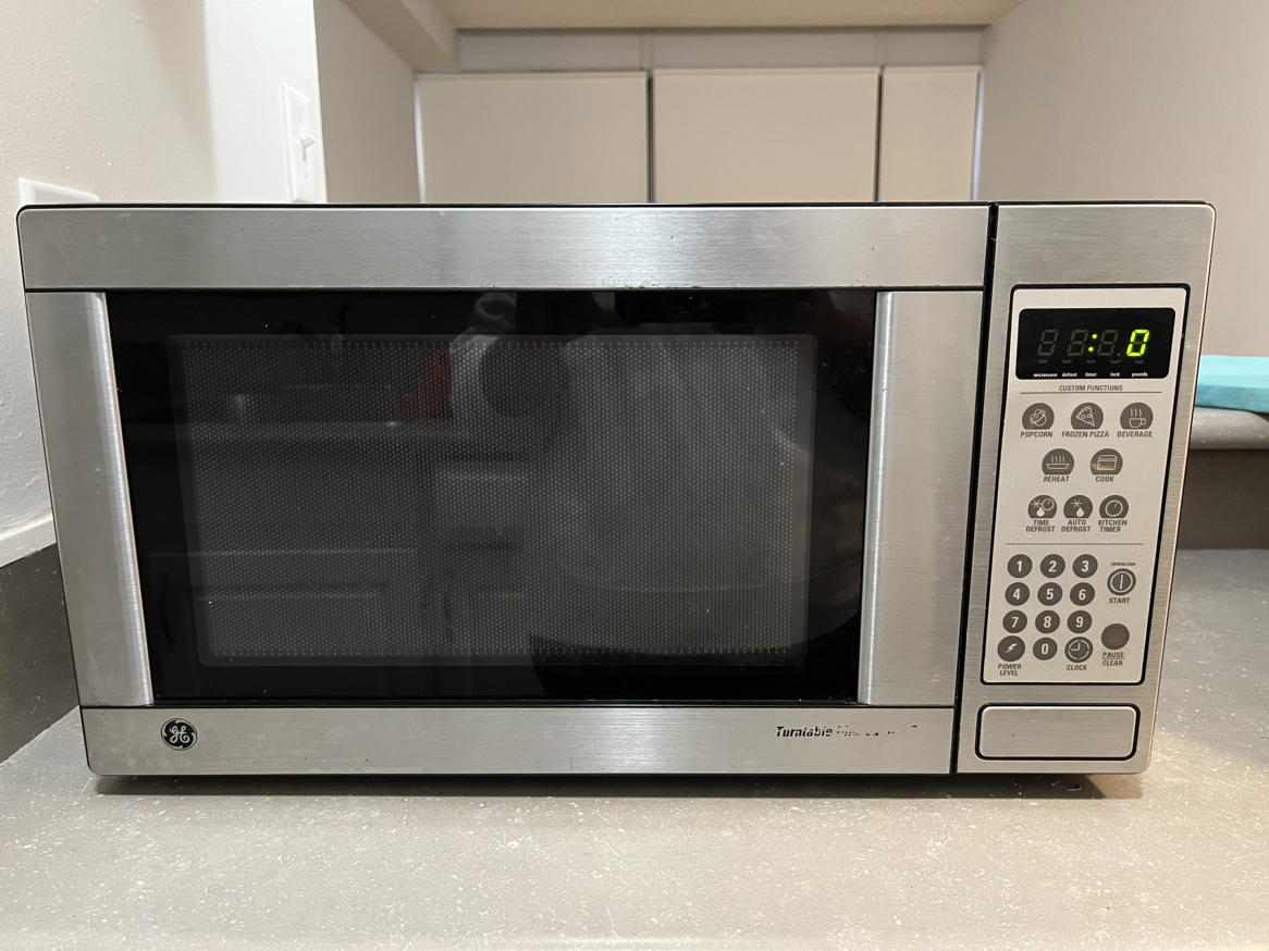 GE 1.1 cu ft (1100W) Stainless Steel Microwave thumbnail