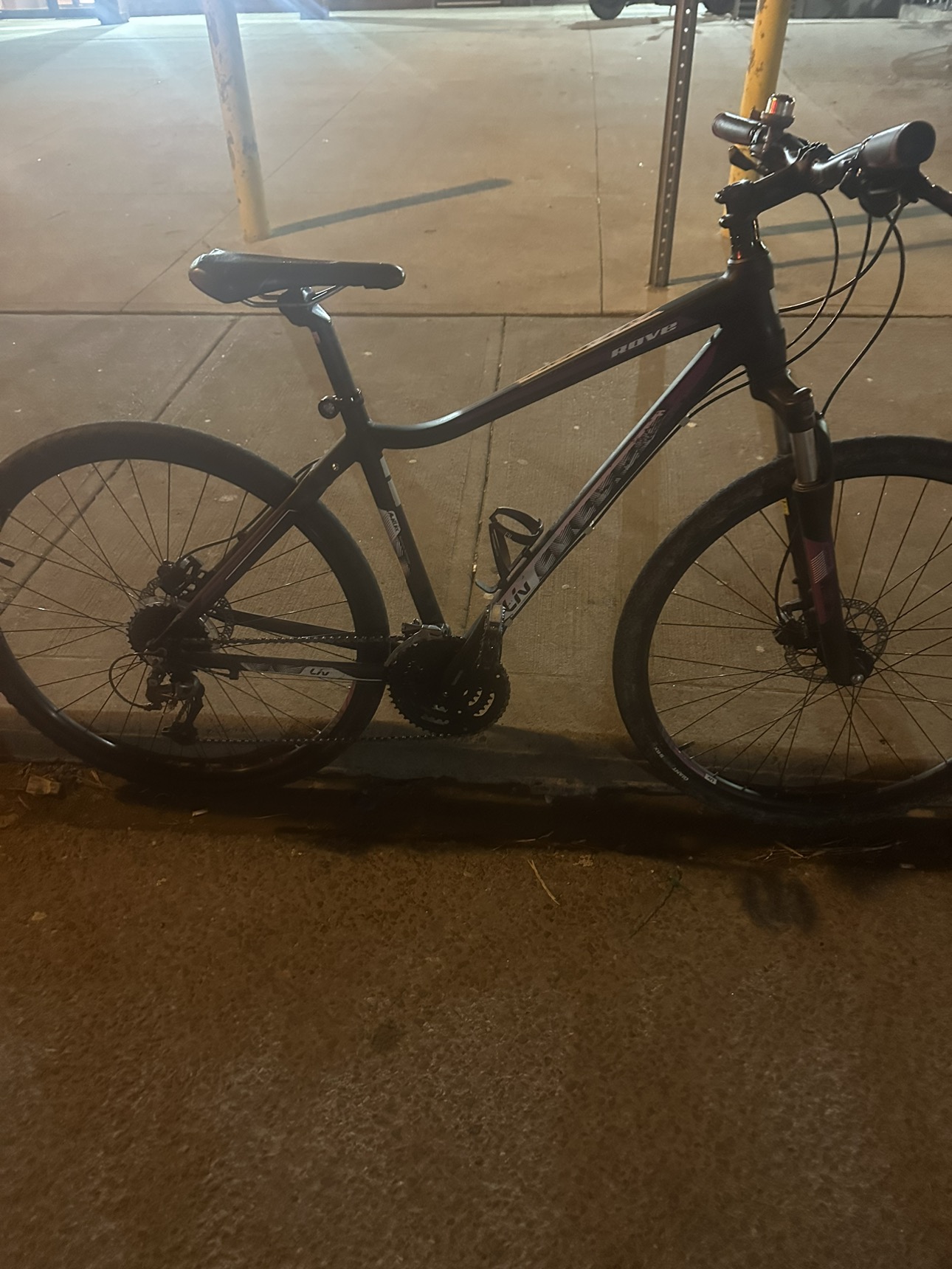 Giant Rove 2- Hybrid Sports Bike image indicator(4)