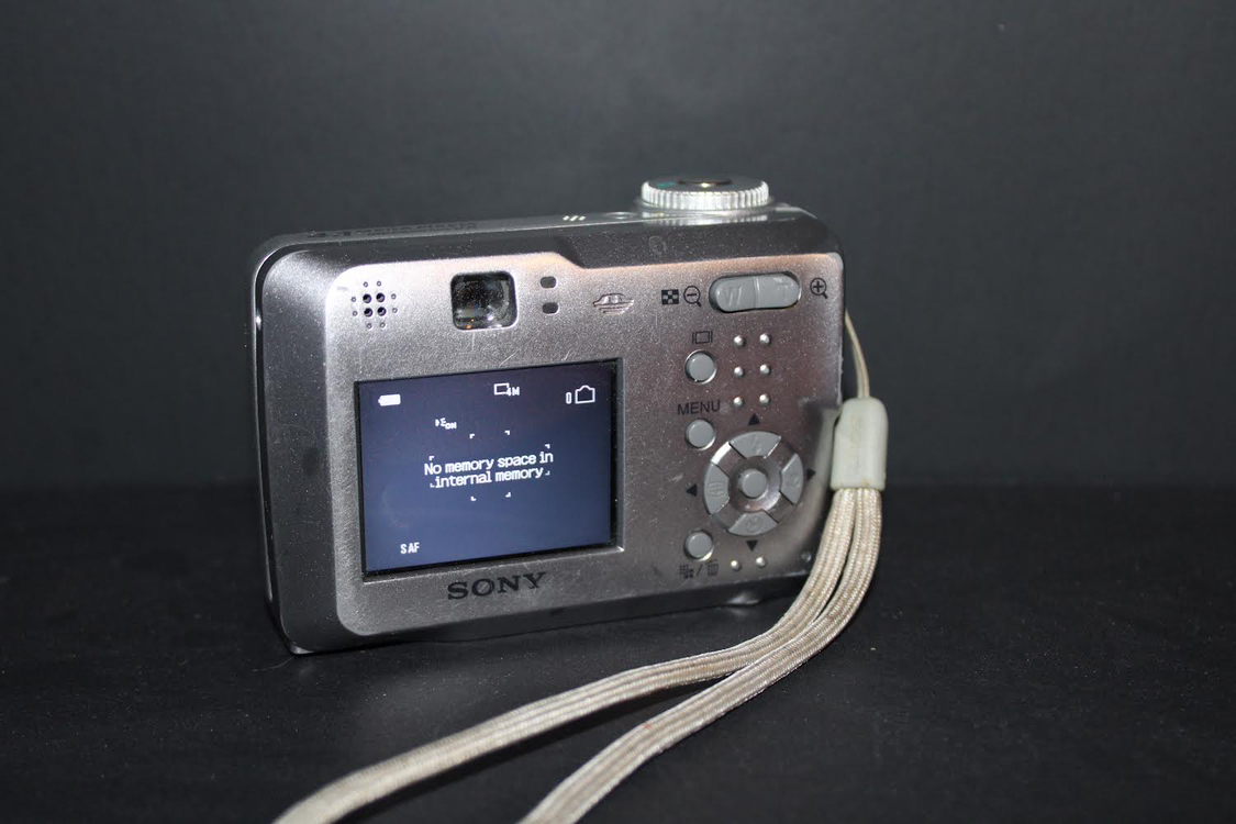 Sony CyberShot DSC-S60 4.1 MP Digital Camera - photo 2