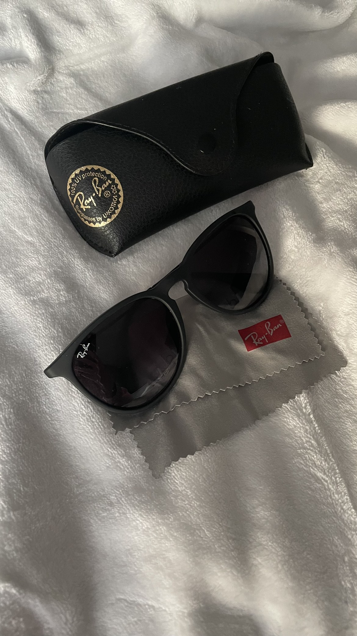 Women’s Rayban Sunglass