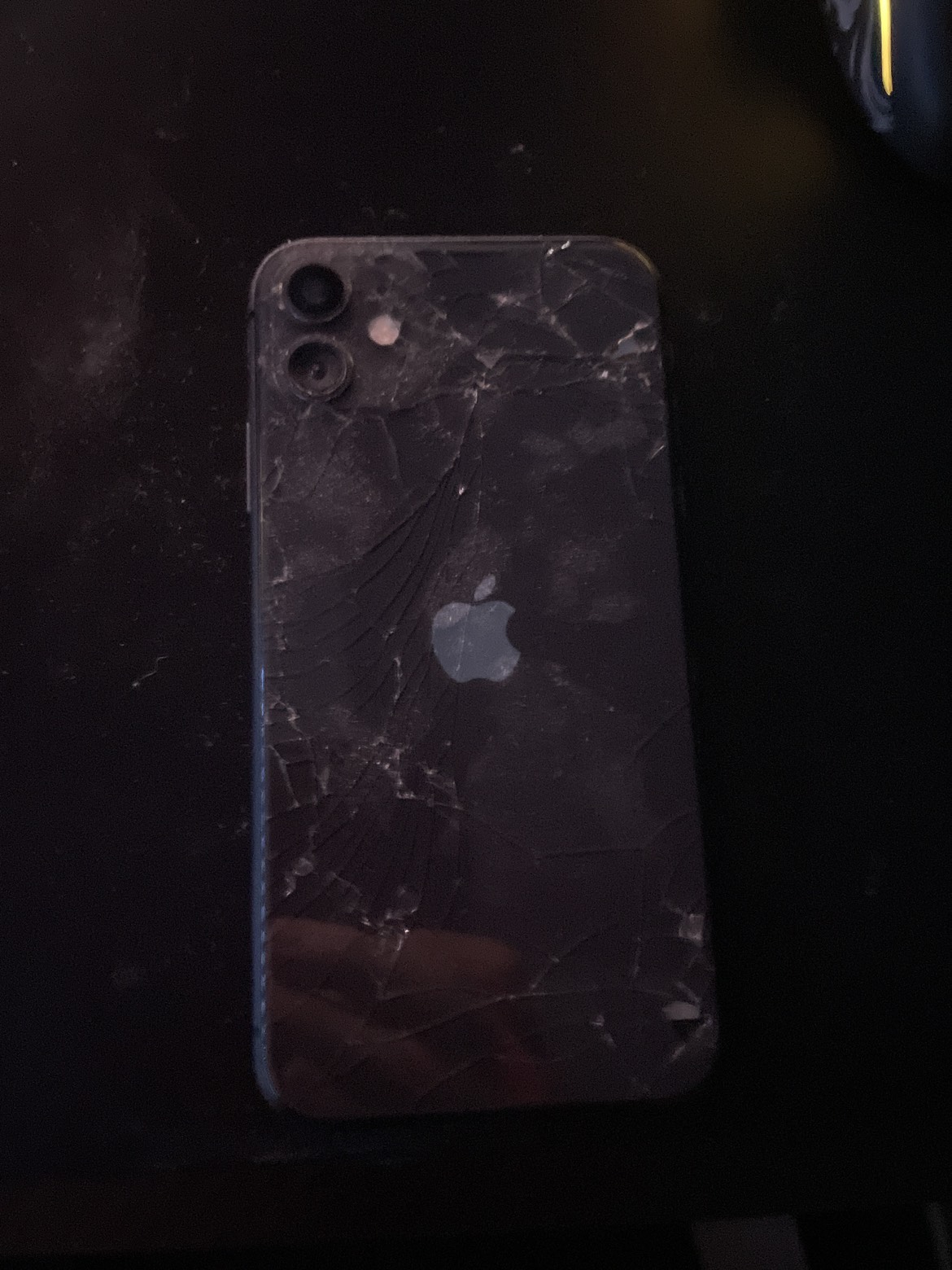 iPhone 11 - photo 2