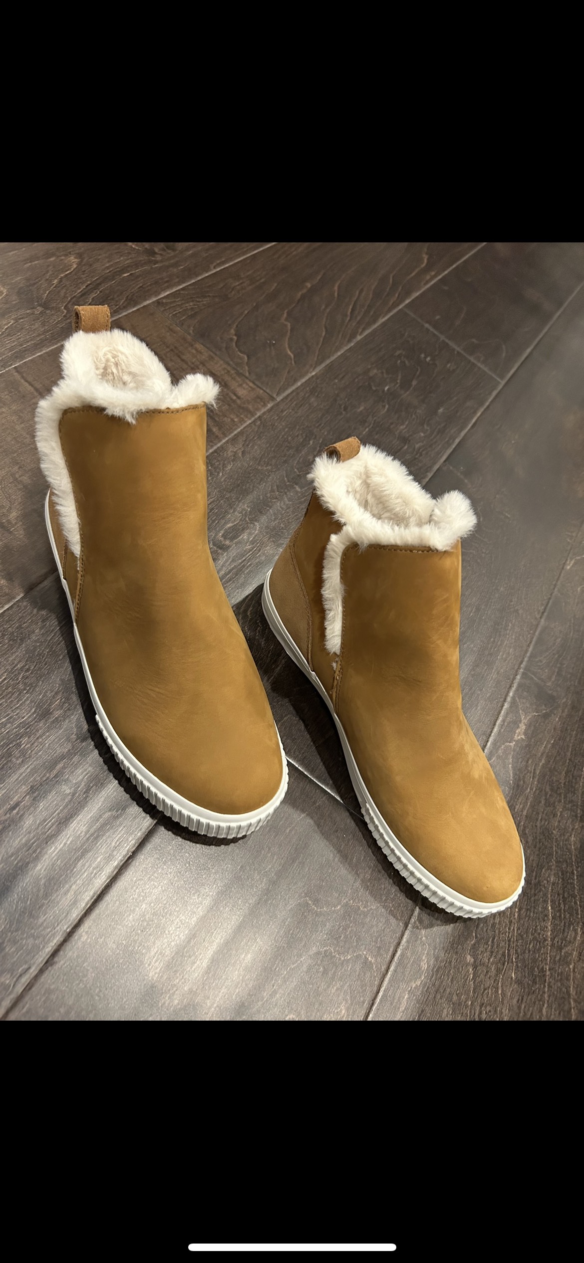 BRAND NEW WOMAN TIMBERLAND BOOTS thumbnail