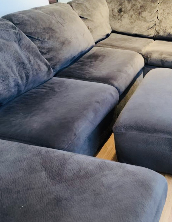 Reversible Modular Corner Sectional Couch with Ottoman - photo 2