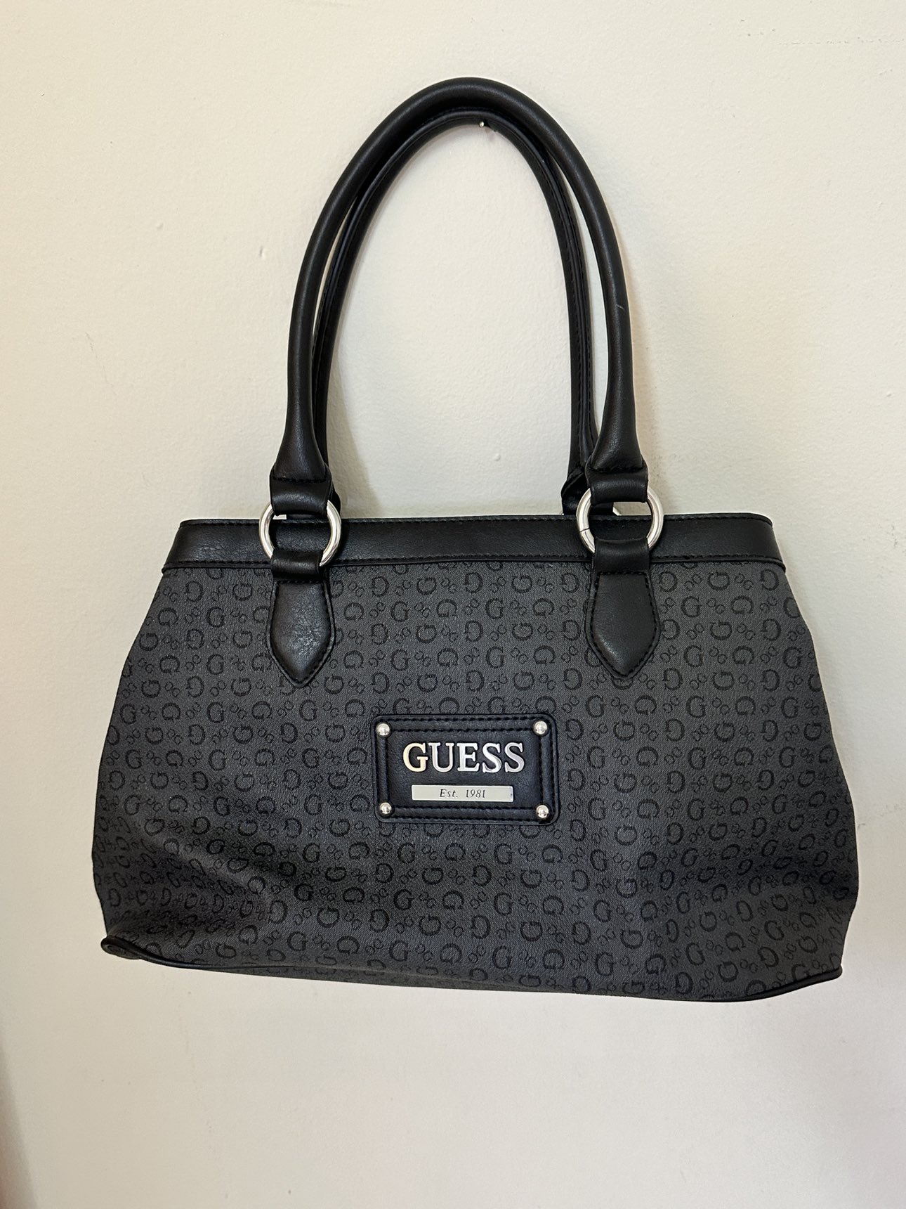 FREE guess shoulder/hand bag thumbnail