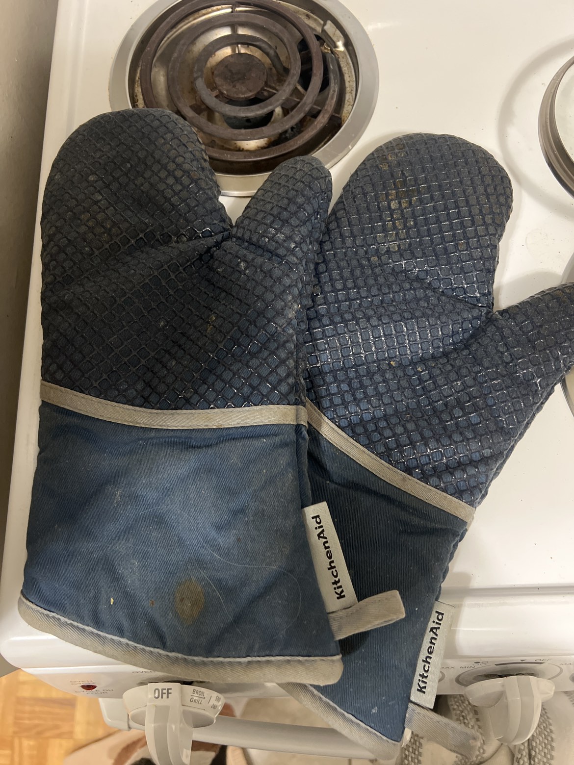 Kitchen Aid Oven Mitts 🧡 - photo 2