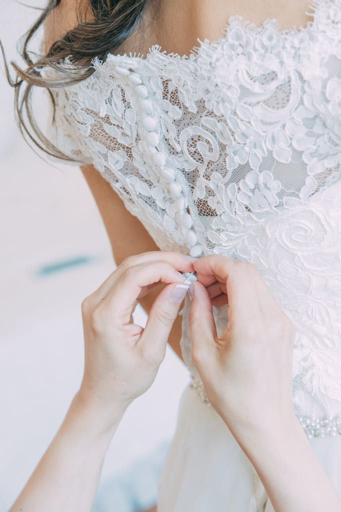 Off white wedding dress (Small & Medium) image indicator(5)