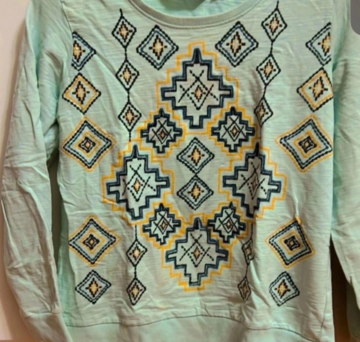 1 sweater and 3 sweatshirts for free #freecycle image indicator(3)