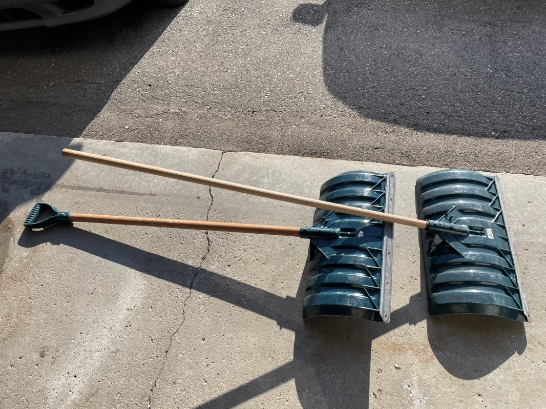 Snow Shovels - photo 2