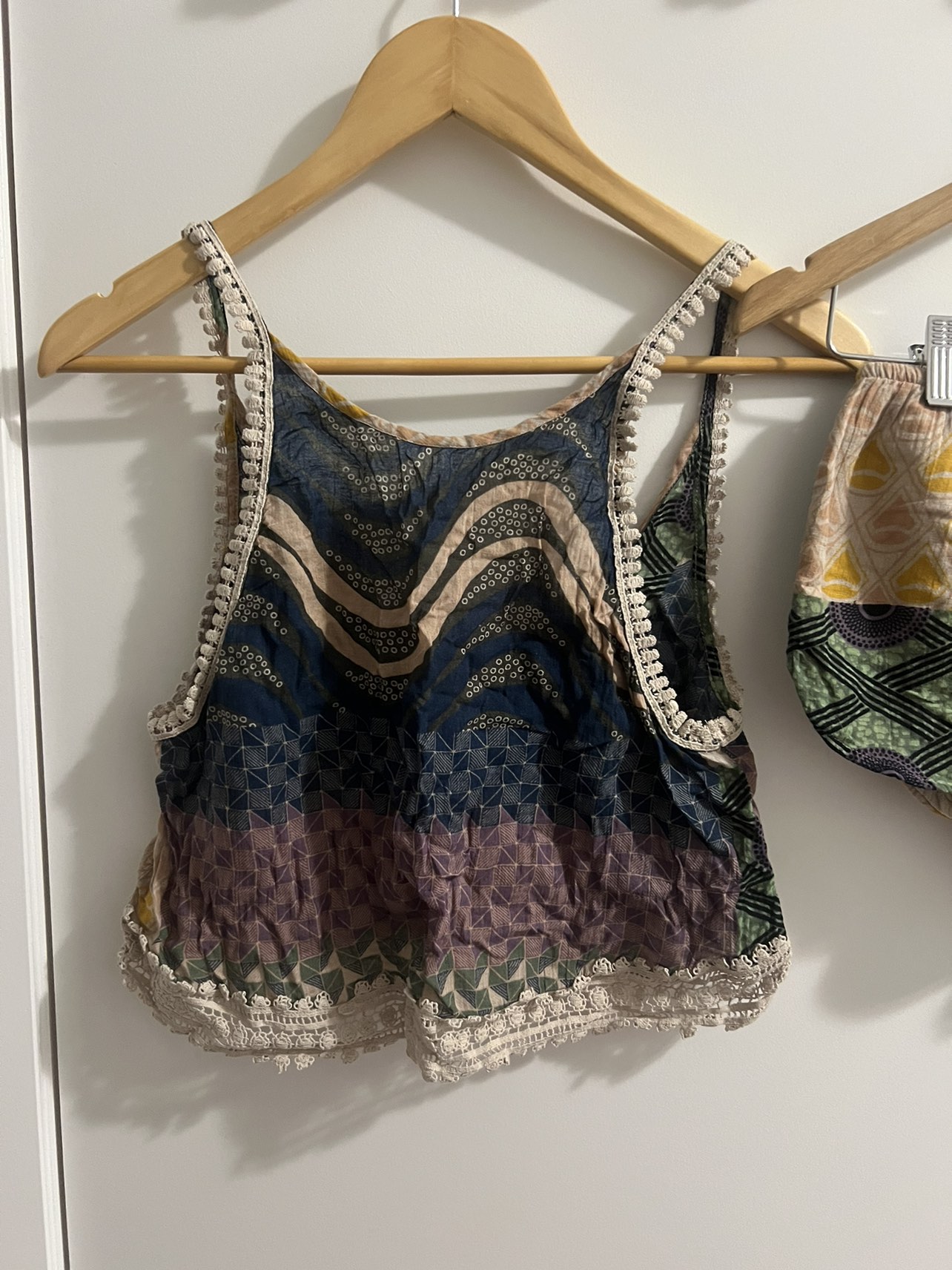 Aritzia golden tna matching set image indicator(2)