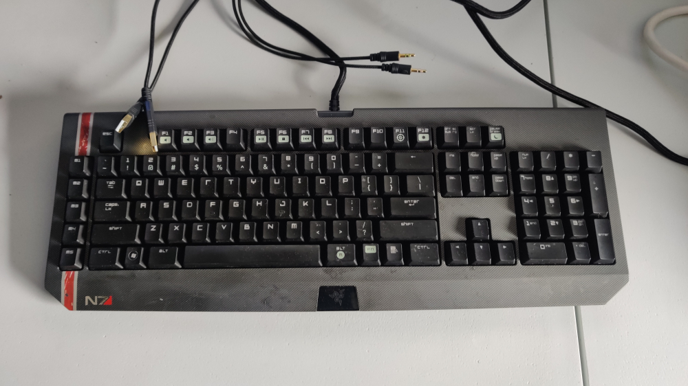 Black Widow Ultimate Mass Effect 3 Mechanical Gaming Keyboard image indicator(2)