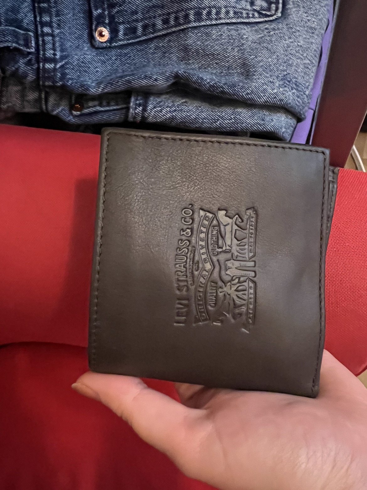 Levi Strauss & co Unisex Wallet image indicator(2)
