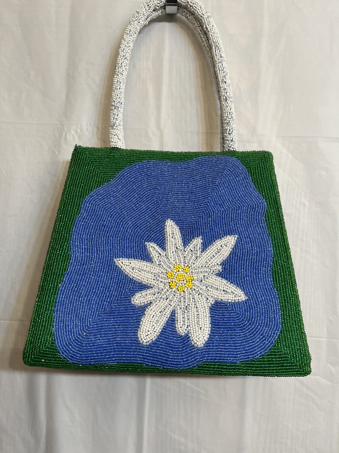 NWOT Hand Beaded Purse  perfect condition - photo 2